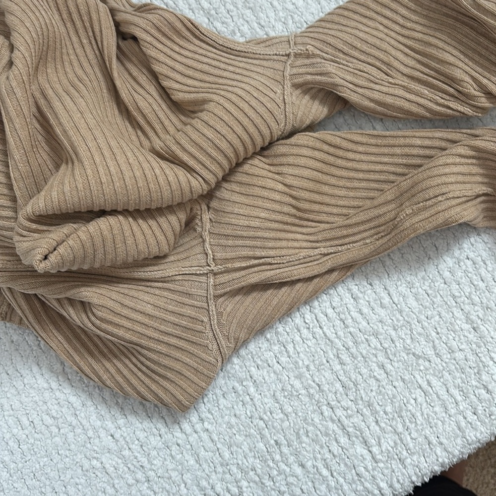 The Limited Ribbed Tan Turtleneck Sweater- NWOT- 100% Cotton - Picture 11 of 13